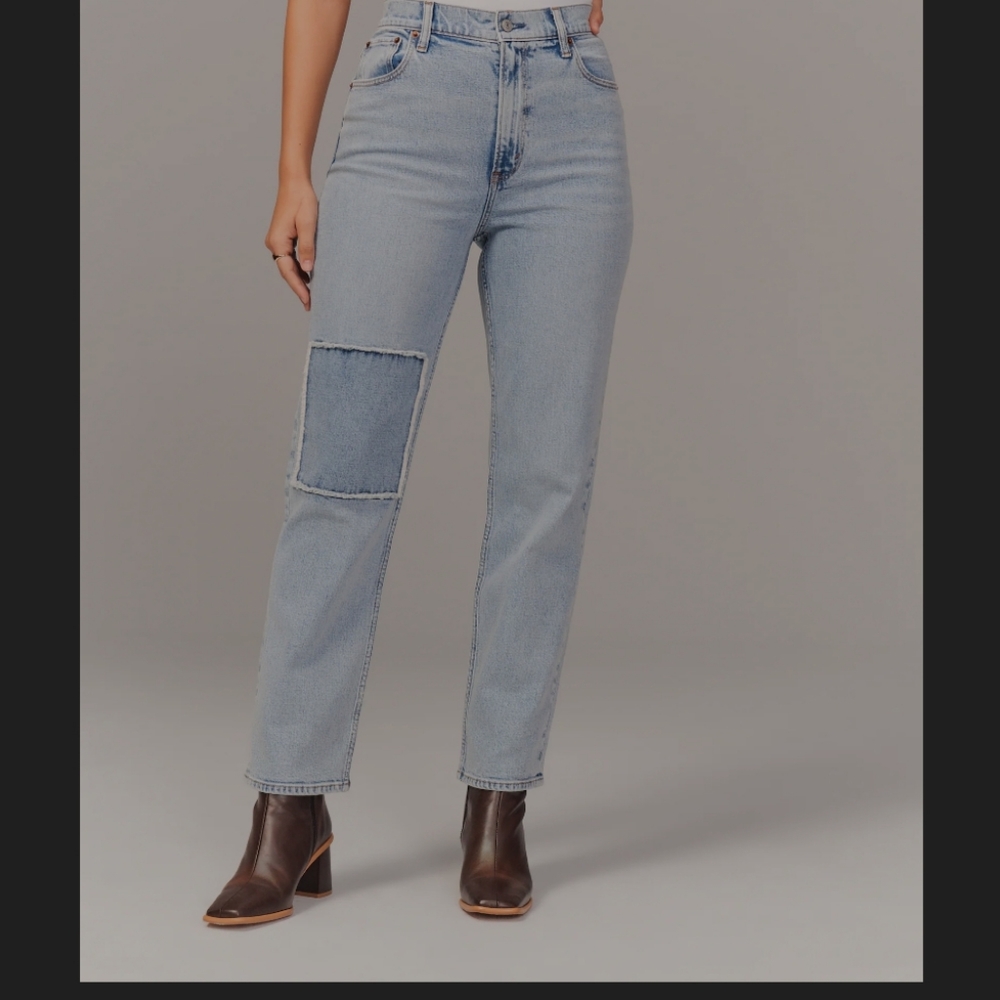 NWOT Abercrombie Ankle Straight Ultra High Rise Jean- Sz 26/2